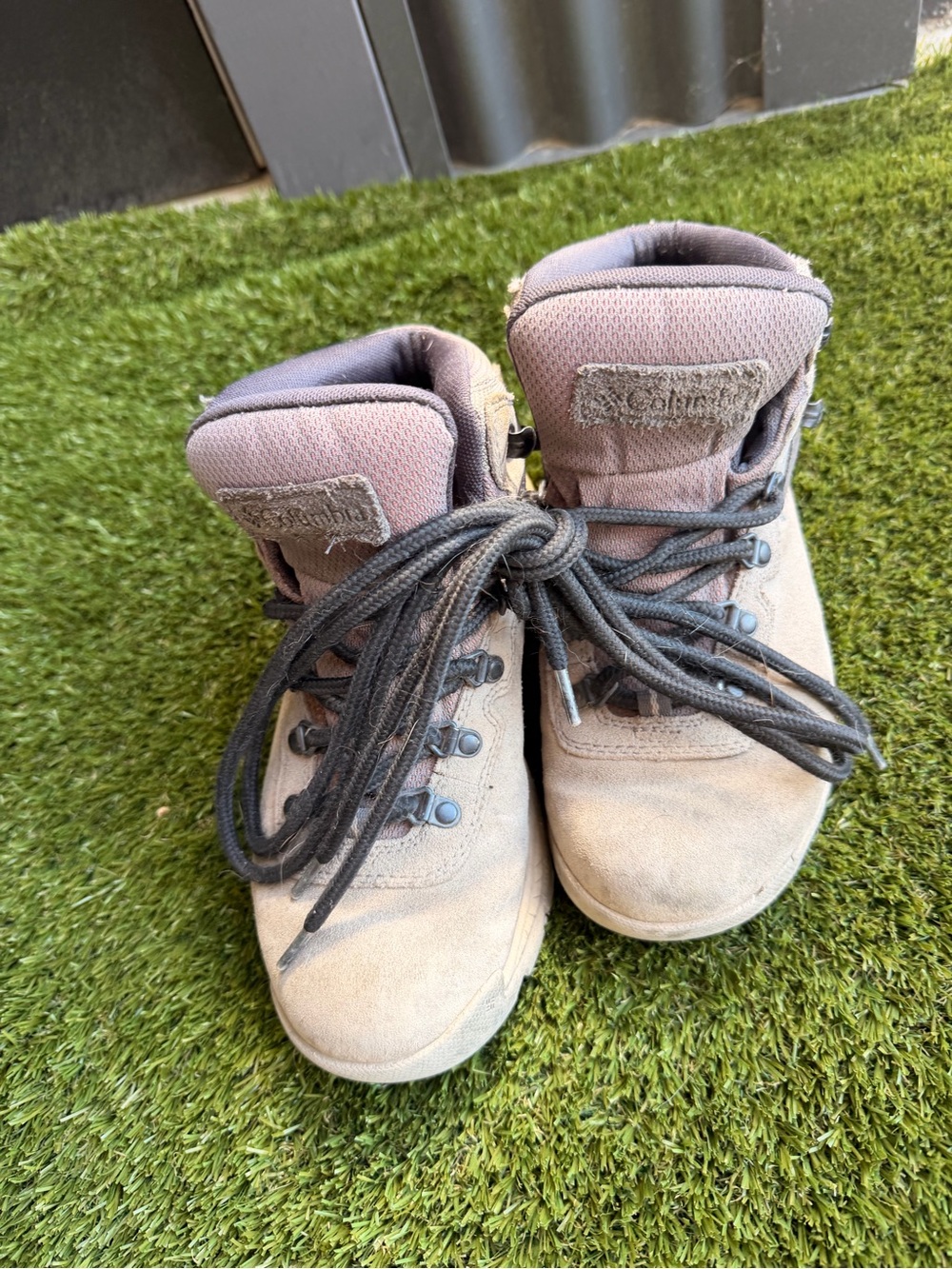 Columbia Beige and Gray Woman’s Hiking Boots